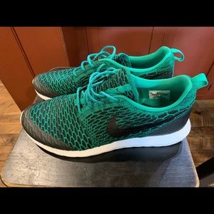 Nike Men’s Roshe NM Flyknit SE